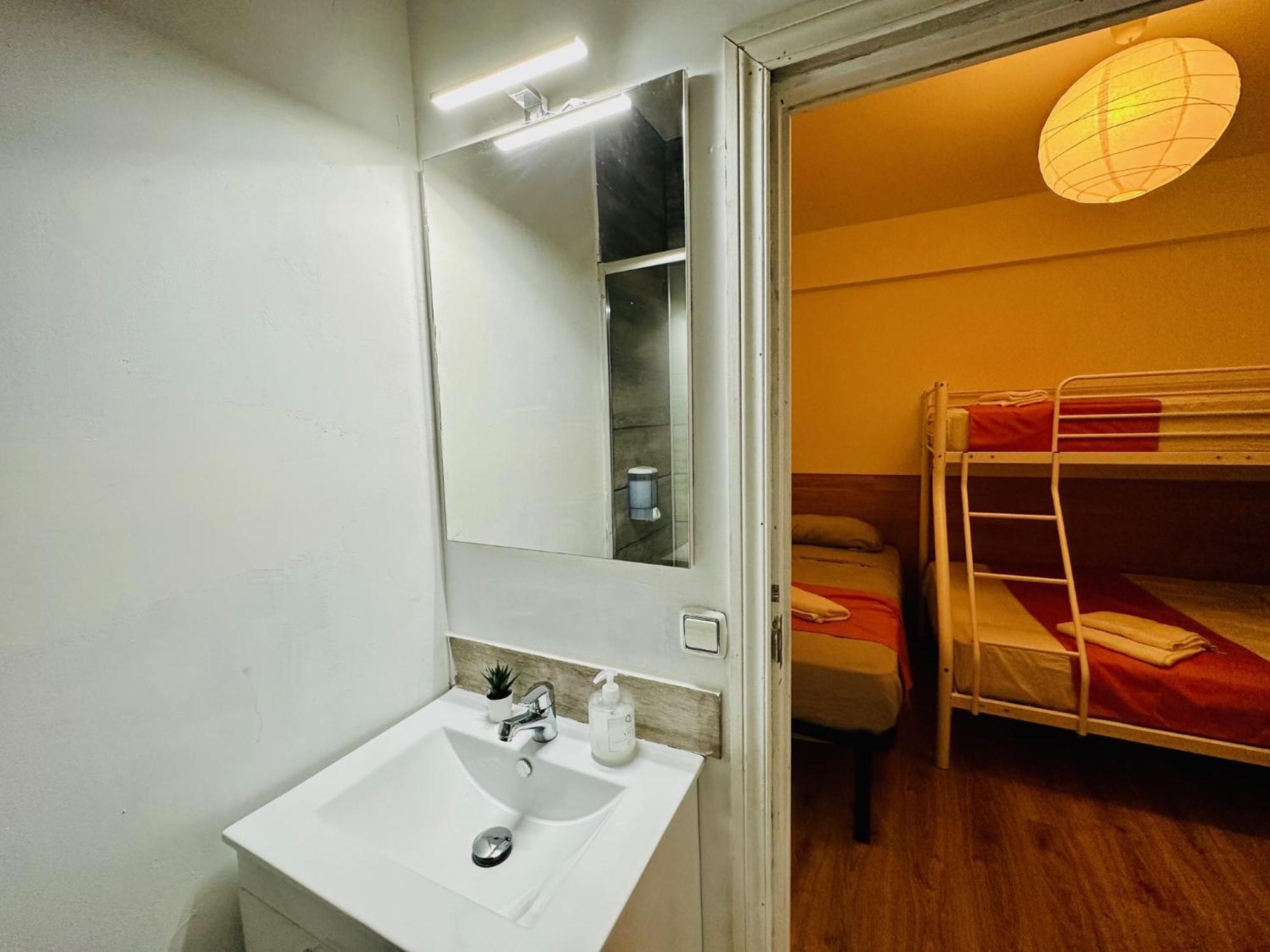 Punta Me Rooms In Madrid Downtown Экстерьер фото